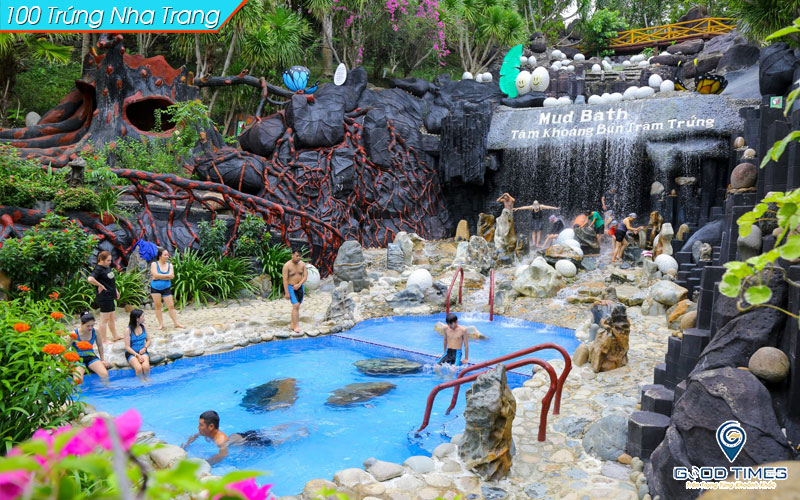 Hồ bơi khu tắm bùn Trăm Trứng Nha Trang